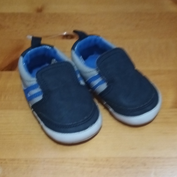 Size 6-12 months Baby gap walkers - Picture 2 of 8